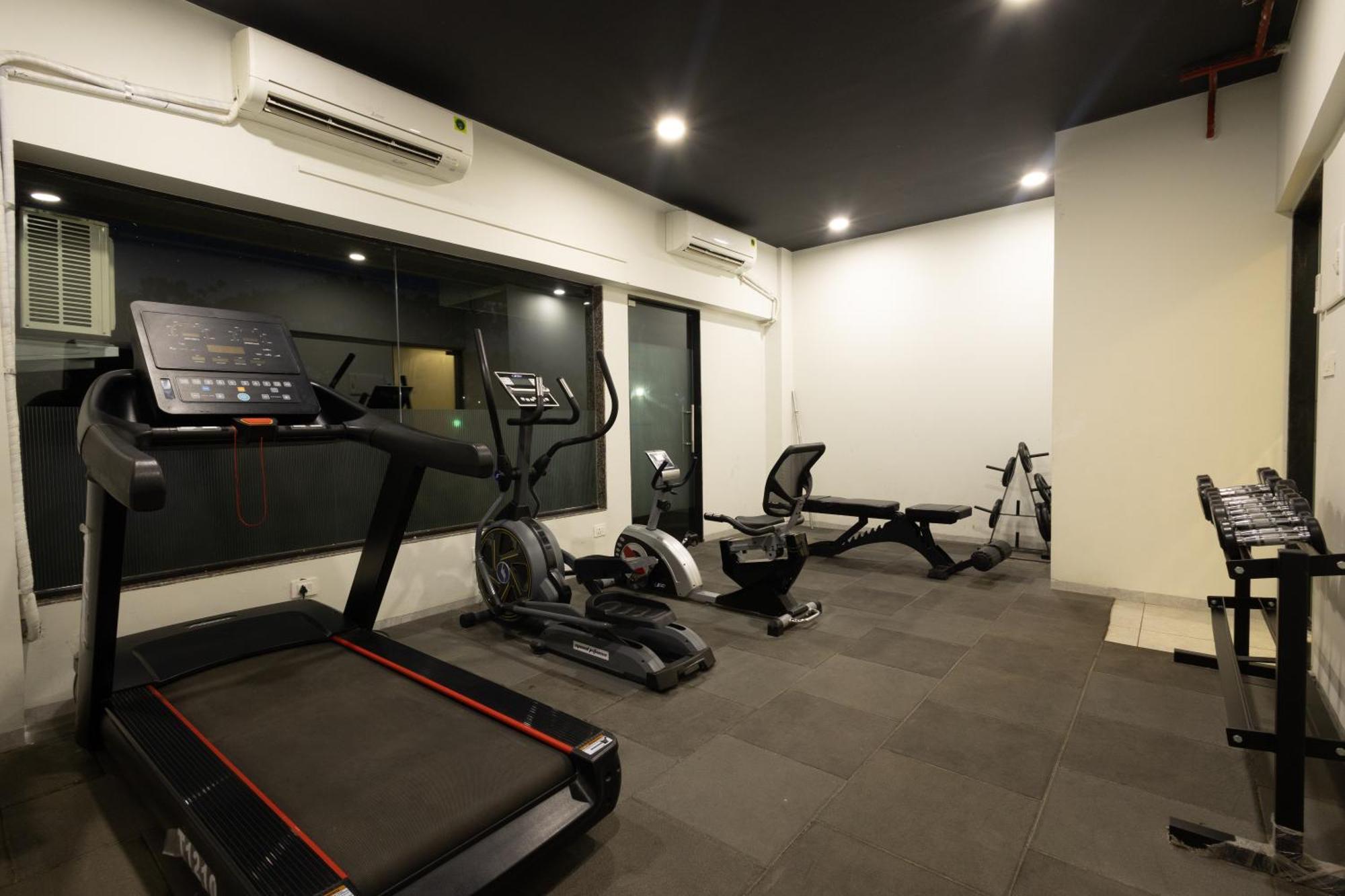 Freesia Residency By Express Inn - นาวีมุมไบ ภายนอก รูปภาพ