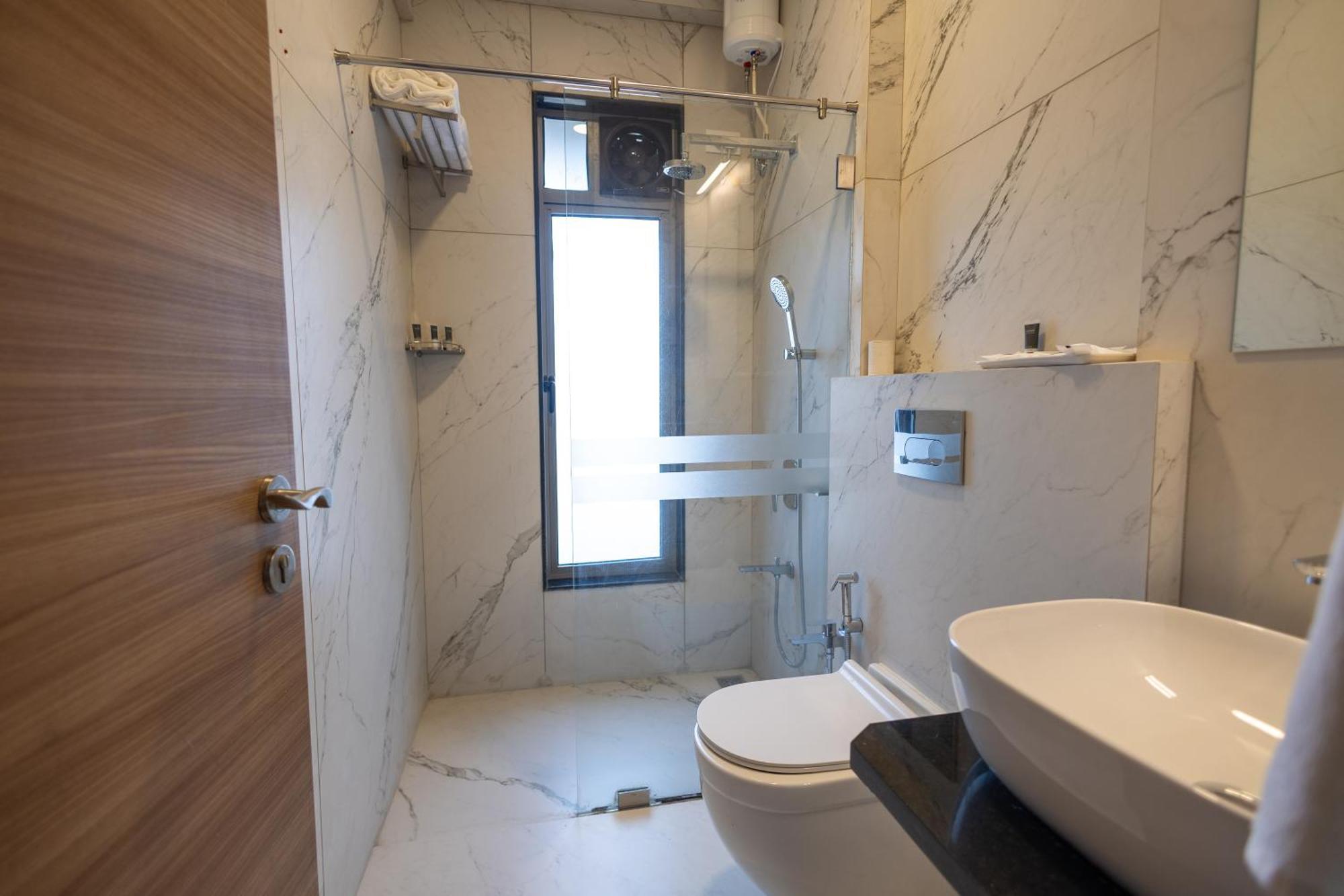 Freesia Residency By Express Inn - นาวีมุมไบ ภายนอก รูปภาพ
