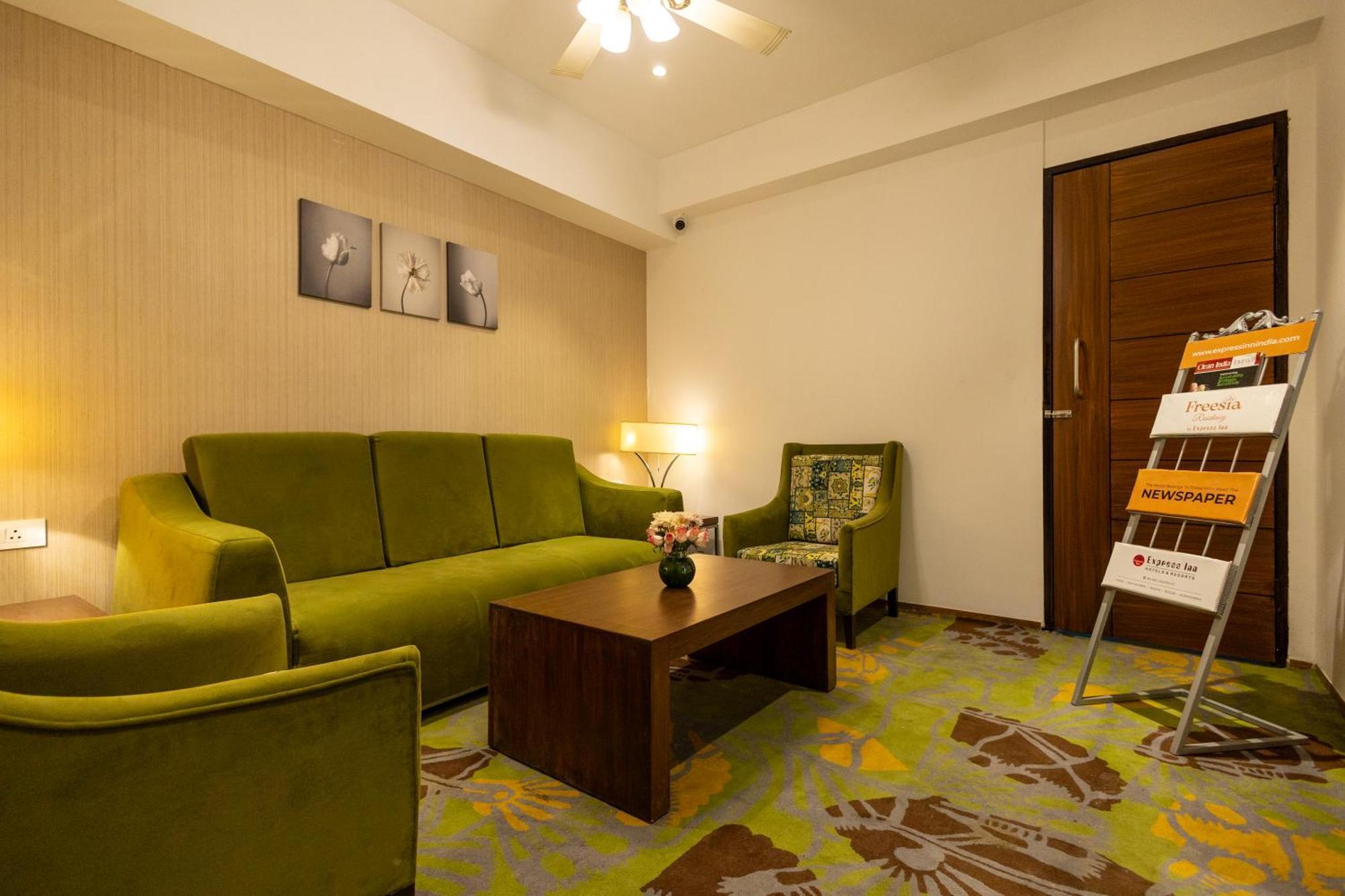 Freesia Residency By Express Inn - นาวีมุมไบ ภายนอก รูปภาพ