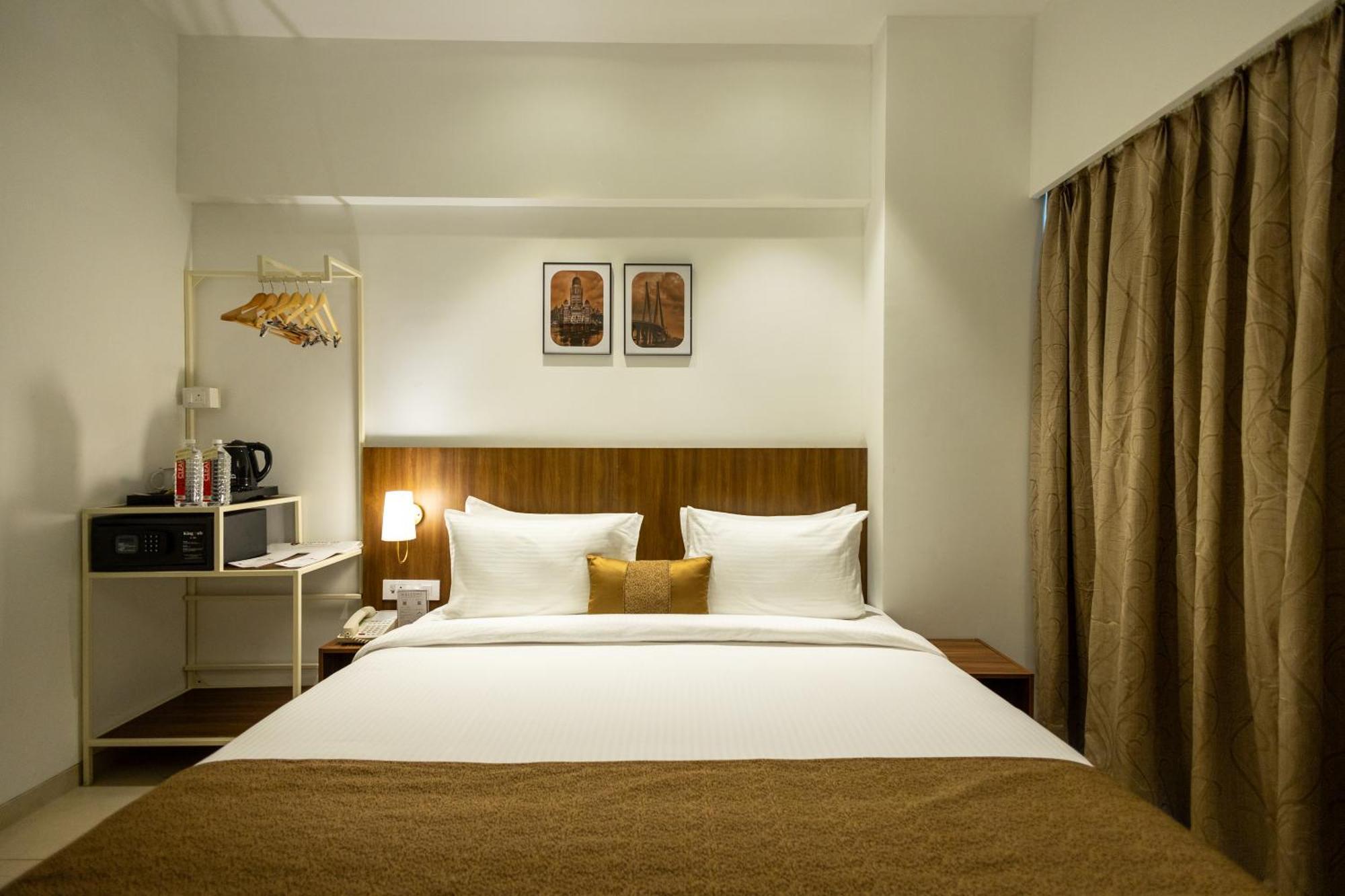 Freesia Residency By Express Inn - นาวีมุมไบ ภายนอก รูปภาพ